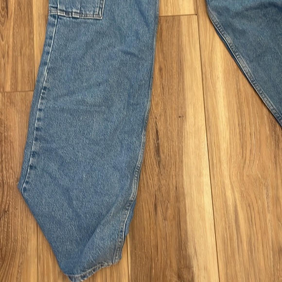 Zara dark wash cargo jeans - Picture 4 of 4